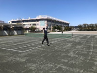 写真：テニスをしている様子3