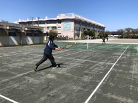 写真：テニスをしている様子4