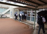 写真：学校再開の様子