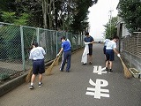 写真：「青空通り」草刈りの様子3