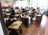 写真：朝読書の様子1