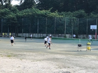 写真：テニス部練習中