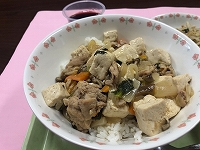 写真：肉豆腐丼