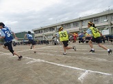 写真　1学年運動会　全員リレー