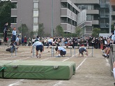 写真　1学年運動会　障害物競争