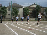 写真　1学年運動会　100m走