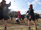 写真　借り物競争　玉入れ