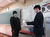 写真　生徒会　エコキャップ運動