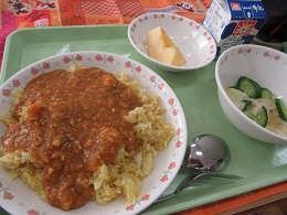 写真　給食　ドライカレー