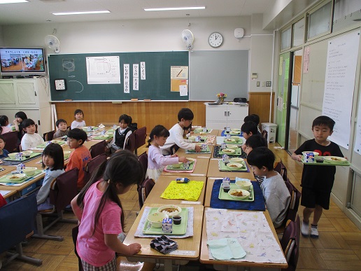 1年生　初めての給食