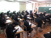 写真　学年末考査