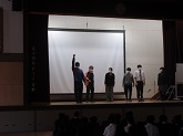 写真　3学年教員による上演