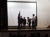 写真　3学年教員による上演