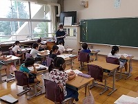 写真：2年生国語の学習の様子1