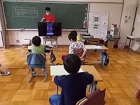 写真：生き物の学習の様子2