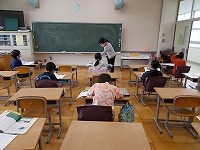 写真：分散登校した教室の様子2
