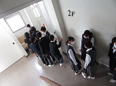 写真　給食　手洗い