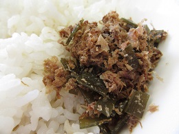 写真　給食　キノコ汁　磯辺揚げ