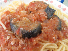 写真　給食　ナスとトマトのスパゲッティ