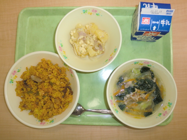 <今日の献立>　牛乳、ジャンバラヤ、野菜スープ、ジャーマンポテト