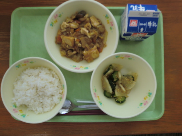 【今日の献立】牛乳、ご飯、かふうづけ、チャージャン豆腐