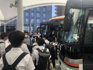 奈良へ向かうバス