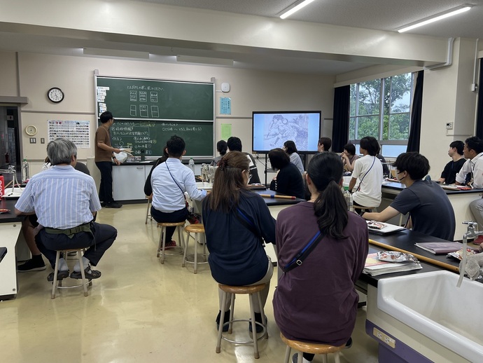 校内研究・OJTで教員が学び合う研修会2