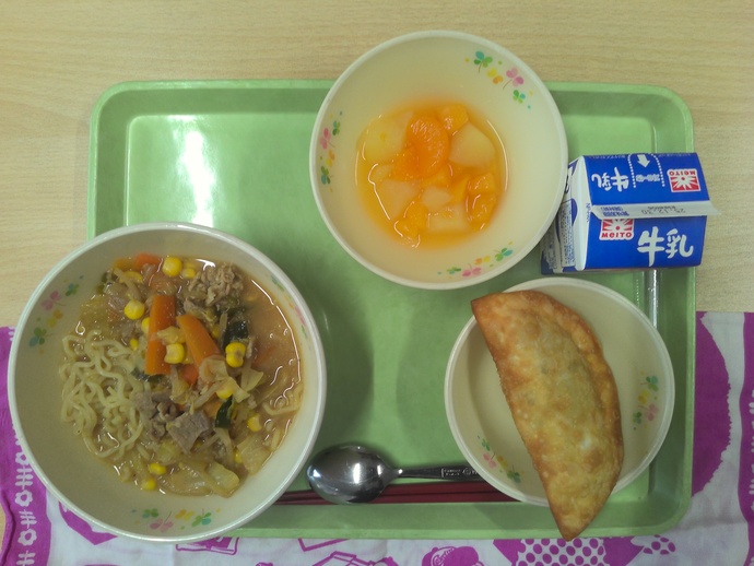 給食