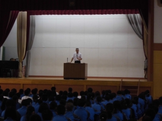 全校朝礼