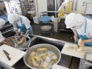 給食