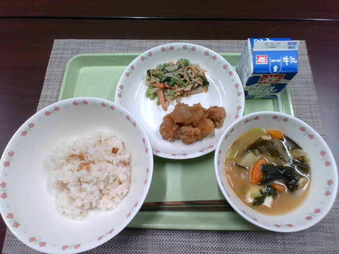 写真　給食
