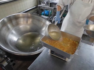 給食