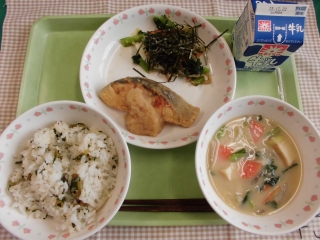 給食