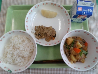 給食