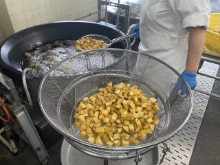 給食