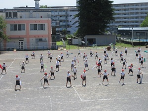中