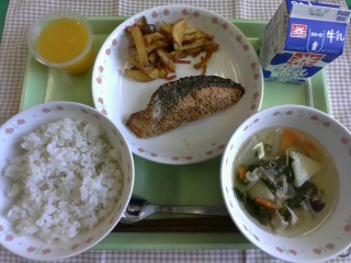 給食
