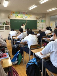 写真：社会の授業の様子