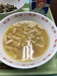 写真：具だくさん味噌汁