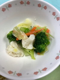 写真：花野菜のサラダ