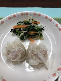写真：しゅうまい　ほうれん草ともやしのおひたし