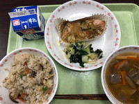 写真：11月28日の給食