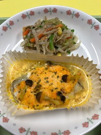 写真：たらの紅葉焼き　じゃこ入りサラダ
