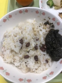 写真：五穀おこわ　のりの佃煮