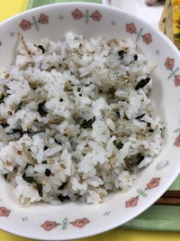 写真：じゃこわかめご飯