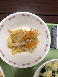 写真：芋入り野菜ソテー