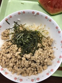 写真：そぼろ丼