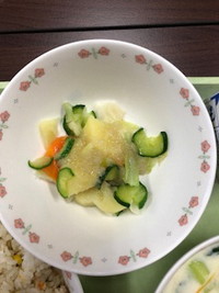 写真：芋入りサラダ