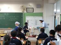 写真：7月15日給食の様子2