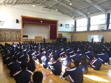 全校集会の様子です